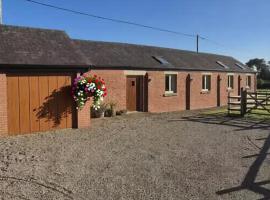 Bowland Breaks- The Shippon Luxury Holiday Let, Luxury Barn Escape with Optional Hot Tub, Log Burner,Comfy Beds, and Views, hotel v destinácii Longridge