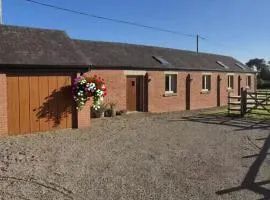 Bowland Breaks- The Shippon Luxury Holiday Let, Luxury Barn Escape with Optional Hot Tub, Log Burner,Comfy Beds, and Views