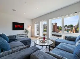 Stylish 4BR Apartment Sleeps 12 Near Wembley