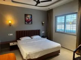 Townhouse Chakan Corporate Homestay Formerly New Royal Inn