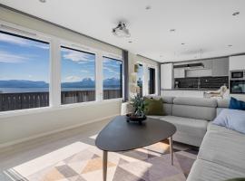 Panorama view! Modern,Balcony/parking, hotel in Bodø