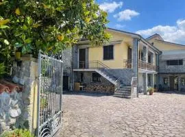 Villa Le Due Rose, up to 10pax with garden in Lunigiana - mytouristhome