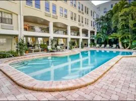 Cozy Palm Beach Studio Near Beach & Pool