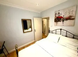 Small Double Bedroom NW2 Close To The City