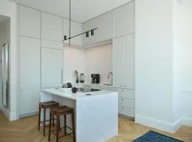The Docent's Collection at 178 Middle Street