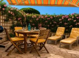 Duplex rénové tout confort avec terrasse ensoleillée - plage à pied - Boucanet