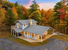 Smoky Mountain Cabin with Hot Tub & Resort Amenities