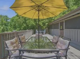 Charming Mtn View Cabin Sleeps 8 Spacious Deck
