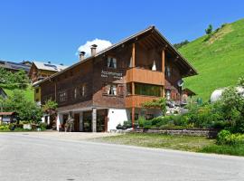 Appartements Karin Mitten im Grünen, hotell i Schoppernau