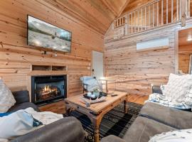 Nature Retreat Near Buffalo River with Hot Tub, ξενοδοχείο σε Jasper