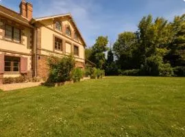 Grande maison lumineuse, calme