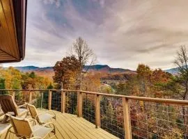 Gatlinburg Cabin Sleeps 8 Hot Tub Fire Pit & Smoky Mountain Views
