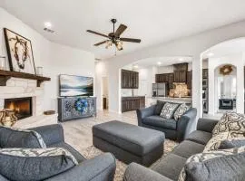 Roomy Sherman House for 16 - Theater Game Room