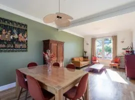 Beautiful family house with garden near Paris