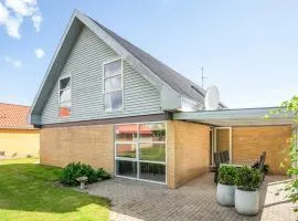 6 person holiday home in Hadsund
