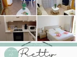 Pretty home near station & Free Parking