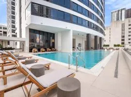 District 225 Downtown Free Parking by Palermo Home Miami