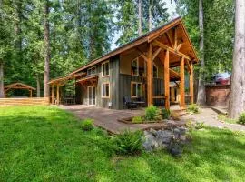 Mt Hood Cabin Hot Tub Fire Pit Dog-Friendly