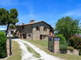2 Bedroom Nice Apartment In Sant'angelo In Vado