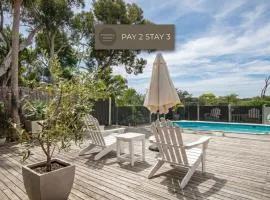 Preston Alfresco Poolside Retreat Rye