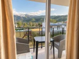 Suites Amplias y Comfortables - Con Balcon, Parquizado, Asador y Pileta