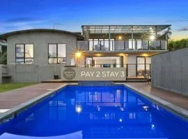 Miss Maude Mt Martha with pool and spa
