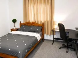 Large Double Room with TV, Fast Wi-Fi & Workspace