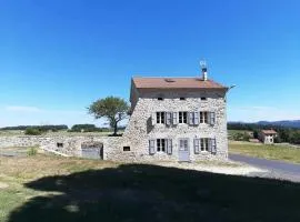Gîte rustique en famille dans les Gorges de l'Allier, nature et randonnées à proximité - FR-1-582-525