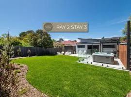 Kennington Beach Getaway with Spa