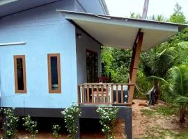 The Canal Hut Chaloklum