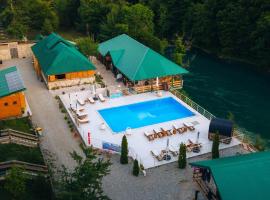 Rafting Tara Camp Highlander, hotelli kohteessa Bastasi