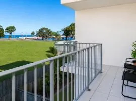 Stylish Unit With Water Views