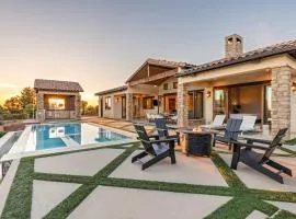 Via de la Sky Ranch - Sprawling Tuscan Villa in Wine Country