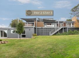 Devon Mt Martha Escape with Spa and Views, Hotel in Mount Martha