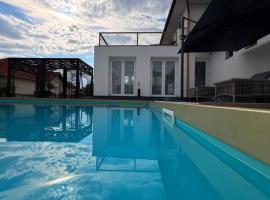 CasaBlanca vendégház, hotell i Abádszalók
