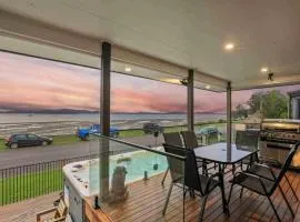 Marea at Tanilba Bay