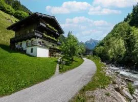 Chalet in Tirol by Zillertal Ski Slopes