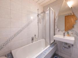 Chalet in Mayrhofen near Ski Slopes โรงแรมในไมย์อาโฮเฟิน