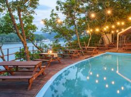Gapyeong Nami Island Pool & Spa Pension, хотел в Капхьон