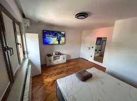 Ad Salinas Tuzla Guesthouse sa premium sobama