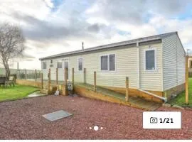 36 Ravens Nest large 3 bedroom lodge with views