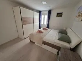 Breece Hideaway