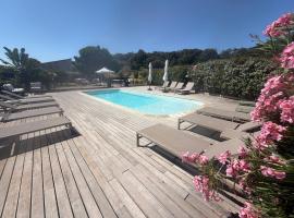 Les Bergeries d'Alata Hôtel de charme & suites avec piscine, hotel u gradu Alata
