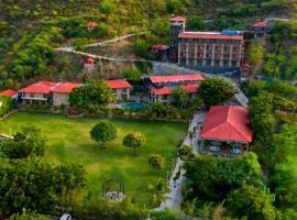 Nāi में, होटल The Divine Hills Resort Suites with Private Pool Near IIM Udaipur