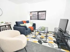 Contemporary 1 Bedroom Apartment in Centrall Hull