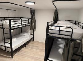 Daphne's Tropical Oasis Male Only Unit B, hotel en Hallandale Beach