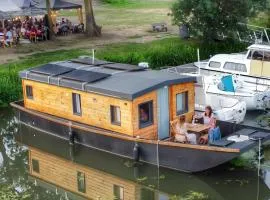 Bateau la Laïta sur la rivière