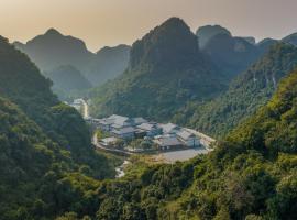 Hilton Quang Hanh Onsen Resort, Hotel in Cẩm Phả