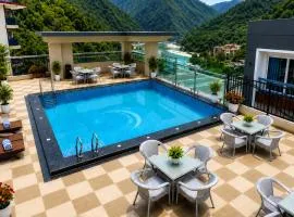 Foxoso Heights, Tapovan