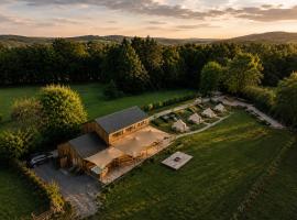 Le Domaine de Bra, מלון בBra